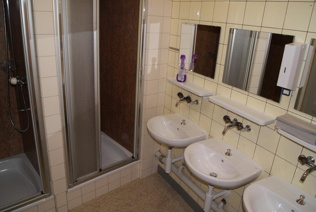 Hotel Schlosspintli Spiez Dış mekan fotoğraf
